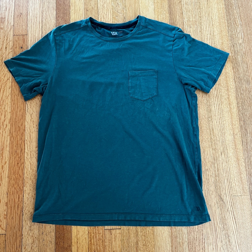 VRST men’s essential pocket tee size Large
